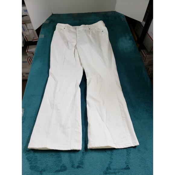 Chicos Jeans 2 US Size 12 Womens White Stretch Pants Denim Mid Rise Bootcut - Picture 1 of 13